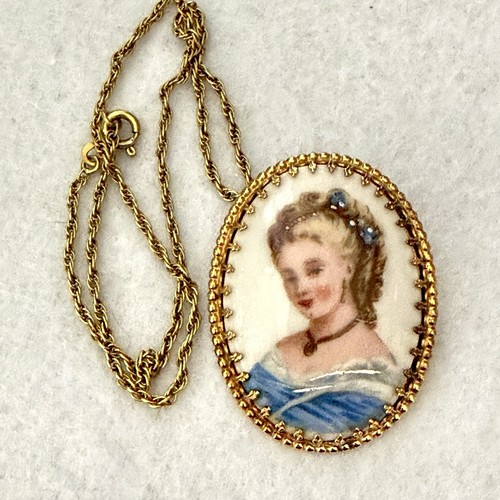 Vintage porcelain brooch - porcelain, lady