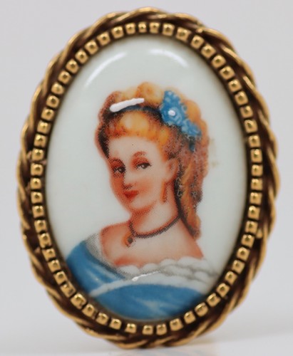 Vintage goldette cameo brooch - cameo,